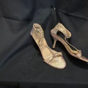 Gold Sneak skin 1 1/2 inch heel